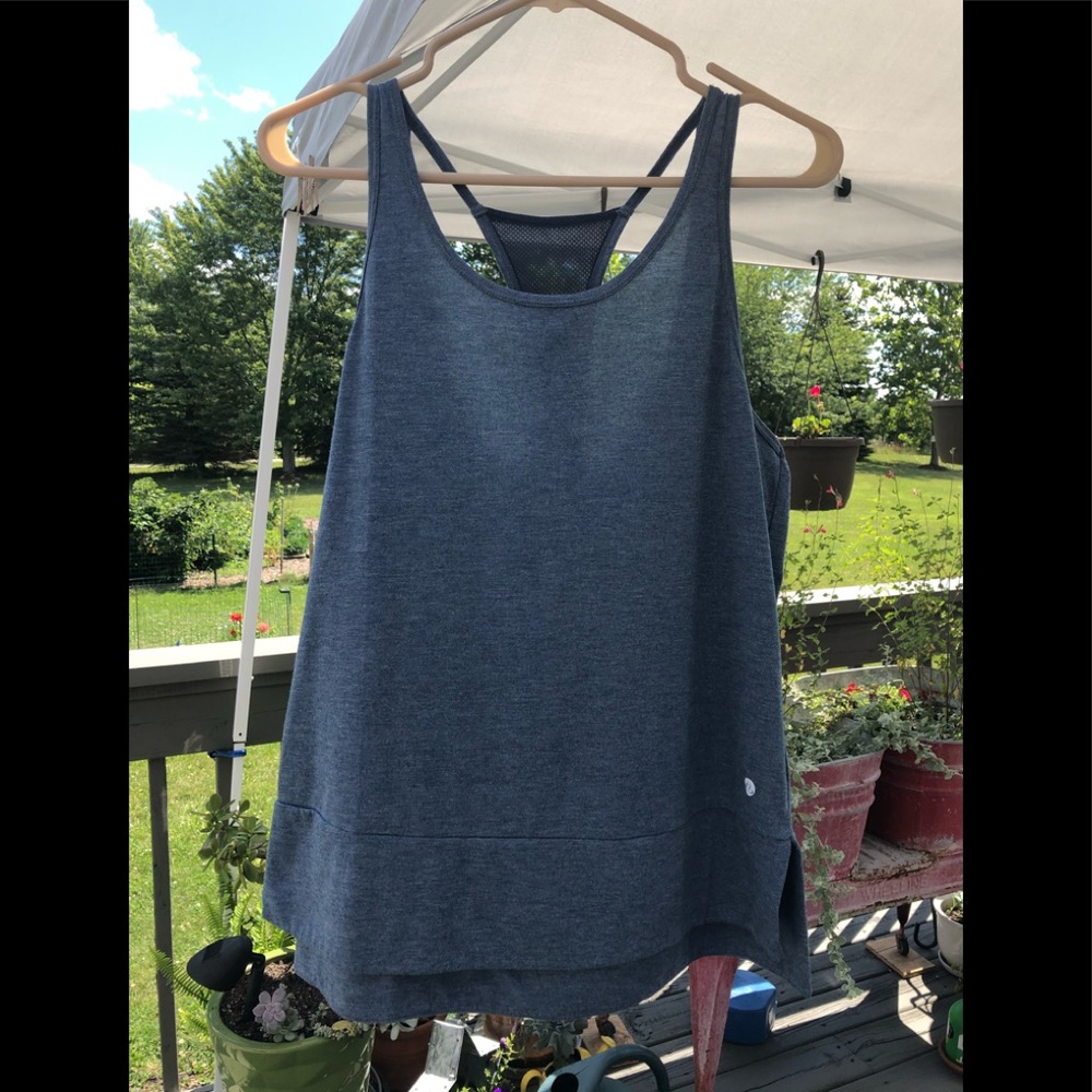 Apana T-Stap yoga 🧘🏻‍♂️ top with cut outs